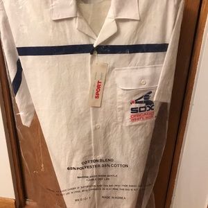 1980’s VINTAGE LOGO Chicago White Sox “NEW” collectible shirt Small Never worn